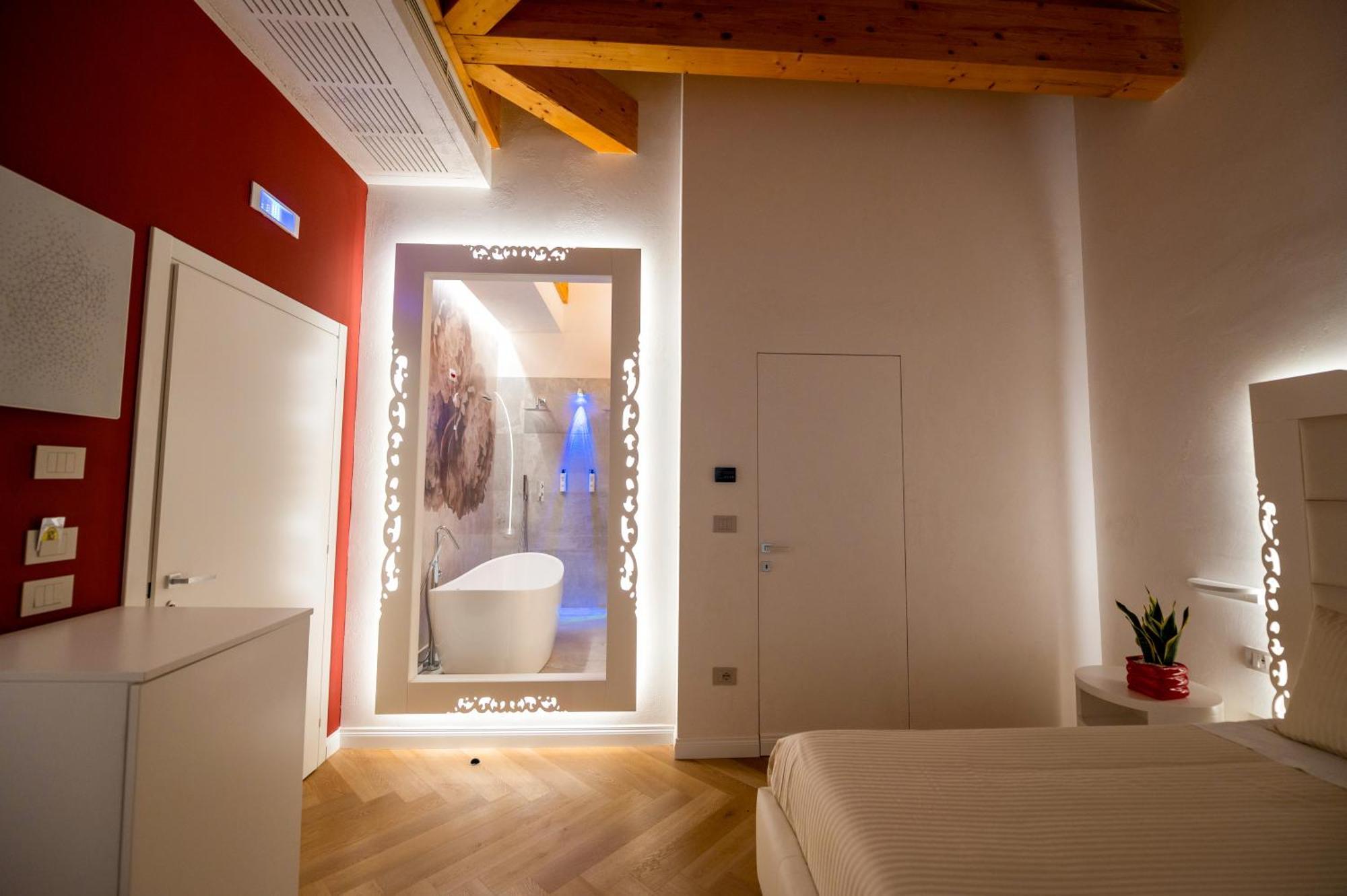 Bed and Breakfast La Divina - Free Parking - Тропеа Екстер'єр фото