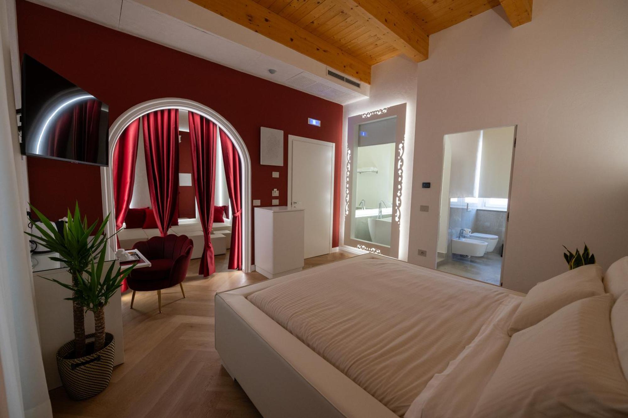 Bed and Breakfast La Divina - Free Parking - Тропеа Екстер'єр фото