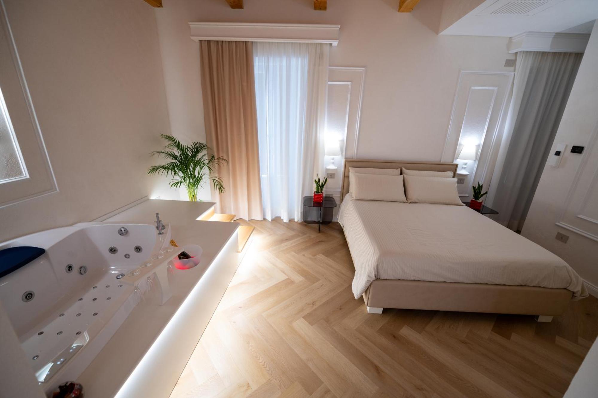Bed and Breakfast La Divina - Free Parking - Тропеа Екстер'єр фото
