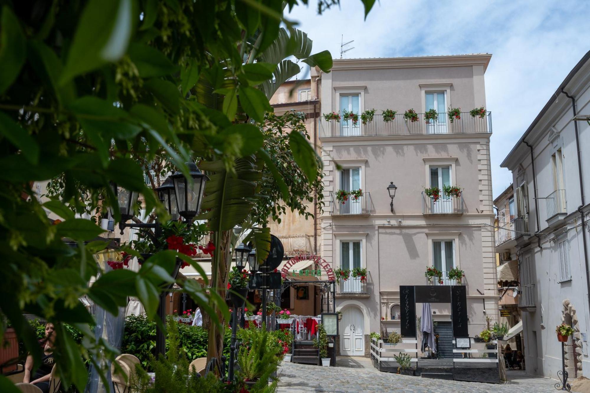 Bed and Breakfast La Divina - Free Parking - Тропеа Екстер'єр фото