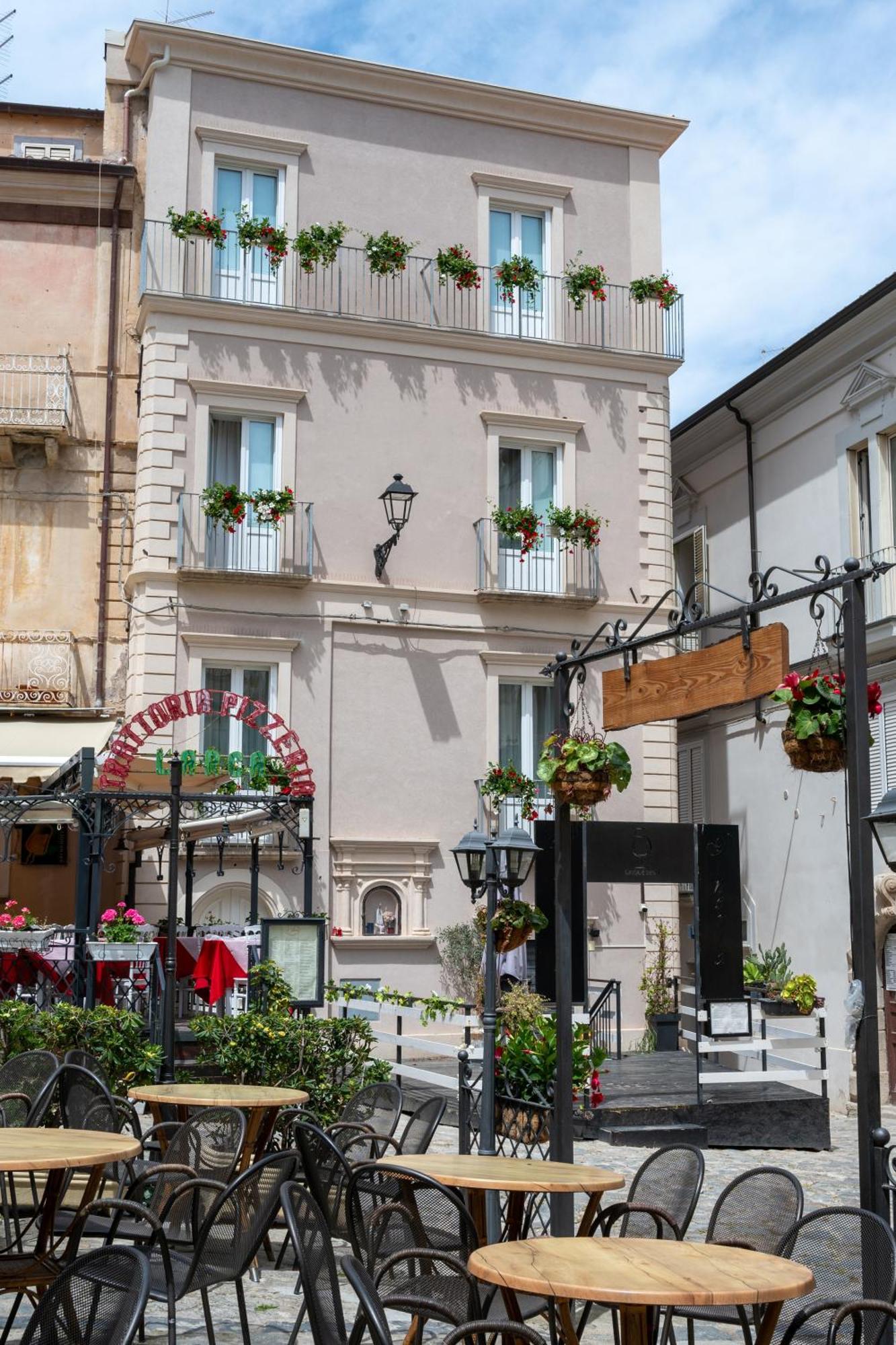 Bed and Breakfast La Divina - Free Parking - Тропеа Екстер'єр фото